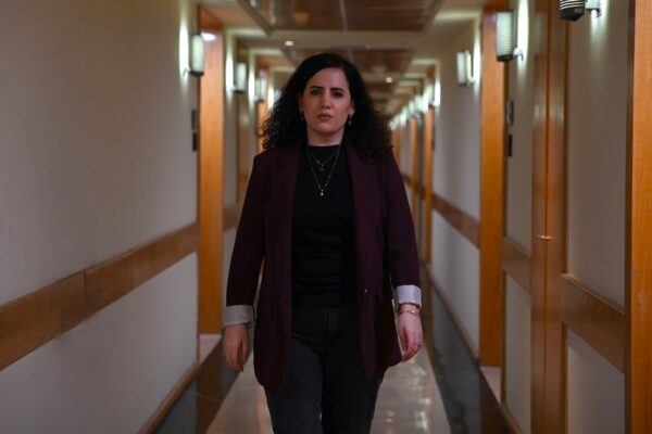 נעמה לזימי במסדרונות הכנסת. "ב-4 שנים של ממשלה אתה יכול לעשות מהפכה" (צילום: אור גואטה)