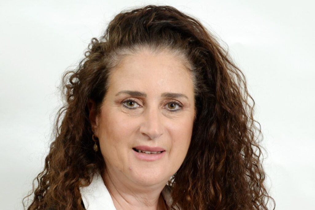 ליזי רכניצר (צילום: דוברות ההסתדרות) ליזי רכניצר (צילום: אלבום פרטי)