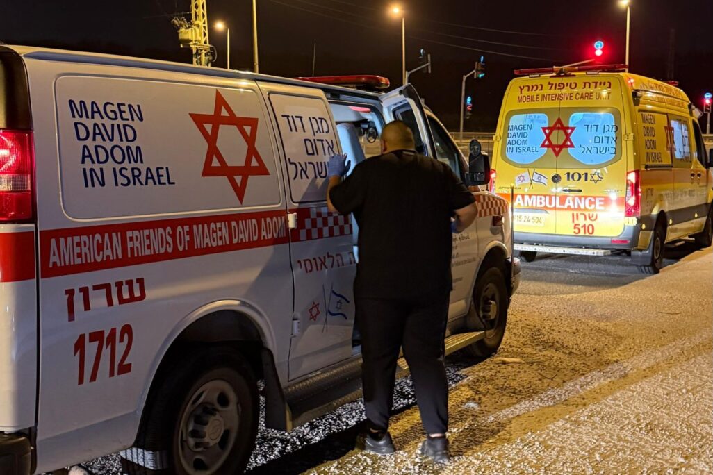 זירת הרצח בכפר קרע (צילום: תיעוד מבצעי מד"א) זירת הרצח בכפר קרע (צילום: תיעוד מבצעי מד"א)