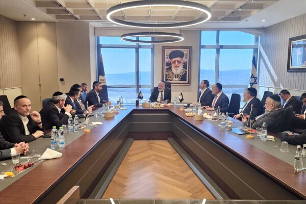 ישיבת סיעת ש"ס במטה המפלגה בירושלים (צילום: מפלגת ש"ס)