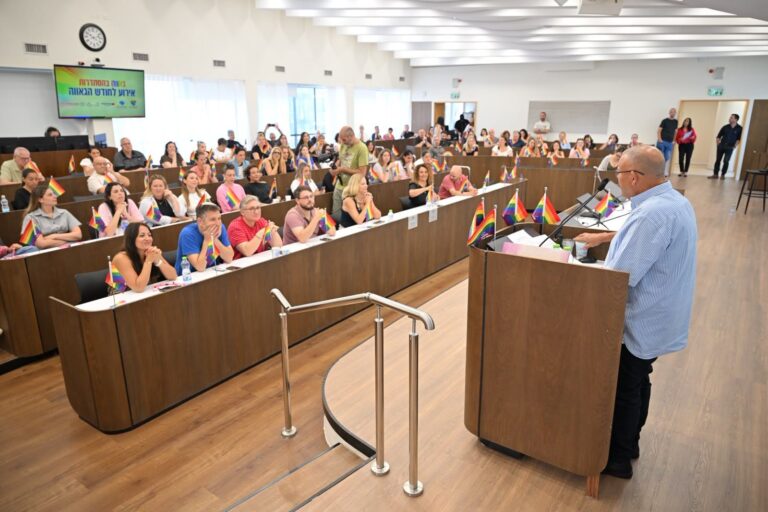 יו"ר ההסתדרות ארנון בר-דוד נואם באירוע חודש הגאווה בבית ההסתדרות (צילום: אלעד גוטמן / דוברות ההסתדרות)