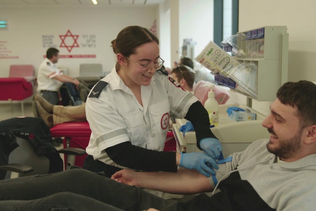 התרמת דם (צילום: תיעוד מבצעי מד"א)
