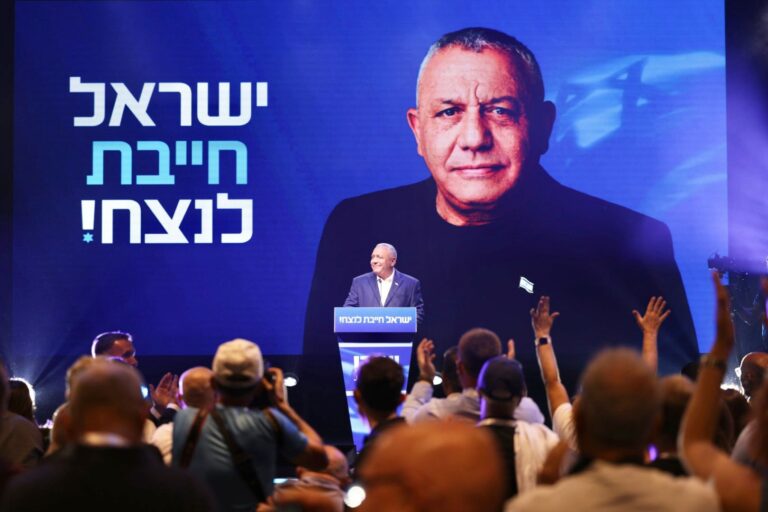גדי איזנקוט בנאום השקת הקמפיין שלו (צילום: 'ישר!')