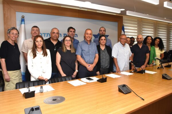 חתימת הסכם הרופאים הווטרינרים הממשלתיים (צילום: יסמין גיל)