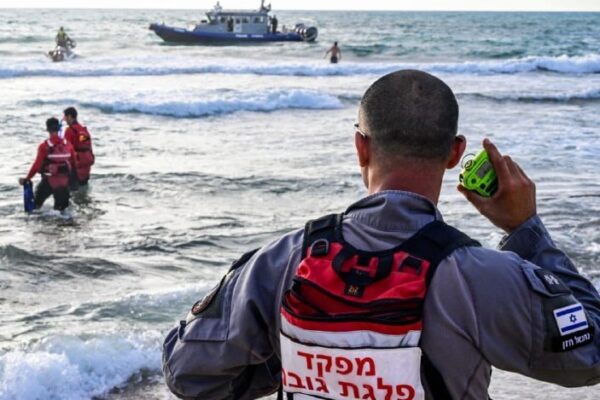 מאמצי החיפוש של הנער שטבע סמוך לחוף פלמחים (צילום: קובי ריכטר, כבאות והצלה לישראל)