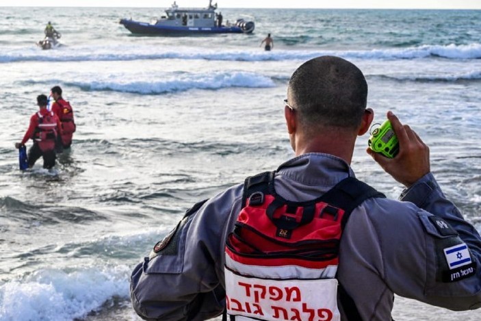 מאמצי החיפוש של הנער שטבע סמוך לחוף פלמחים (צילום: קובי ריכטר, כבאות והצלה לישראל) מאמצי החיפוש של הנער שטבע סמוך לחוף פלמחים (צילום: קובי ריכטר, כבאות והצלה לישראל)