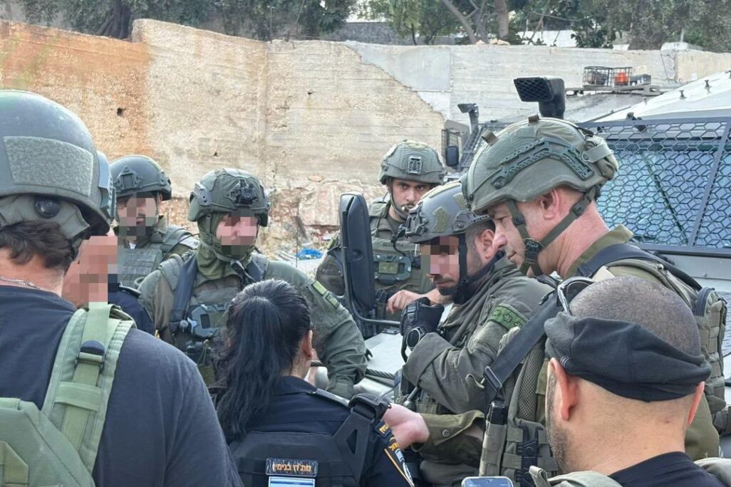 שב"כ ומשטרה בכפר מוחמאס שבחטיבת בנימין לאחר דיווח על אירוע חטיפה (צילום: דובר צה"ל)