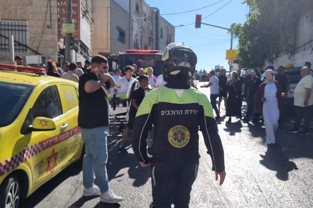 אזור הזירה ברחוב שיח' ענבר שבמזרח ירושלים (צילום: דוברות צוות הצלה)