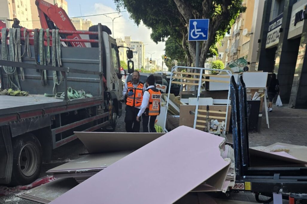זירת תאונת העבודה הקטלנית בנתניה (צילום: איחוד הצלה)