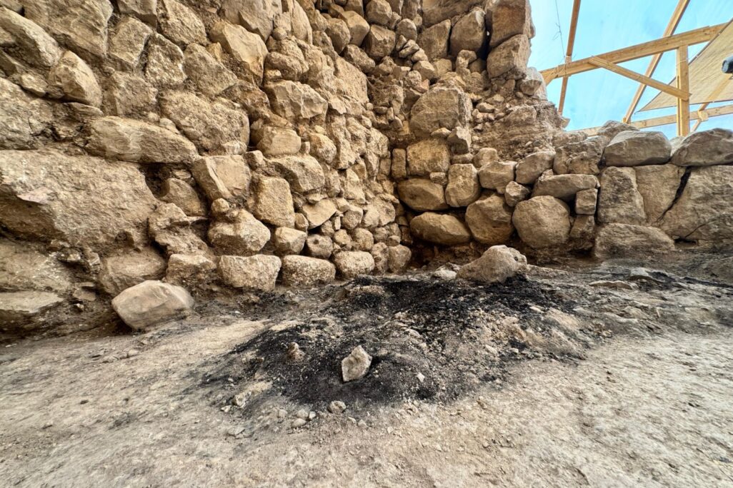 שרידי החורבן שנחשפו בחפירות רשות העתיקות בעיר דוד (צילום: רעות וילף, עיר דוד)