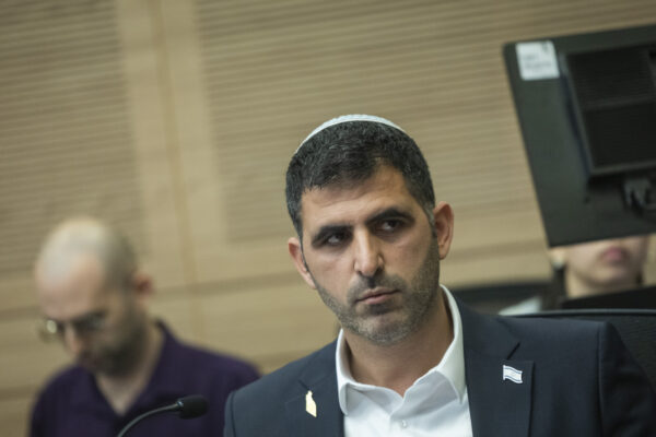 השר קרעי בדיון בוועדה המיוחדת לדיון בחוק התקשורת ב-29 ביוני (צילום: חיים גולדברג/פלאש90)
