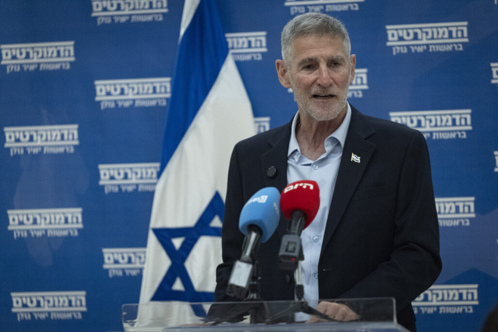 יו"ר מפלגת הדמוקרטים יאיר גולן בישיבת הסיעה בכנסת, ירושלים (צילום: יונתן זינדל/פלאש90)