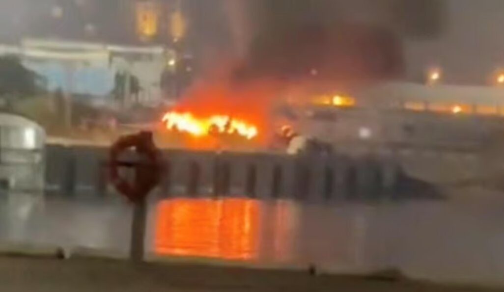 נזקי תקיפה אמריקאית באי כיש (צילום: Social Media/via REUTERS)