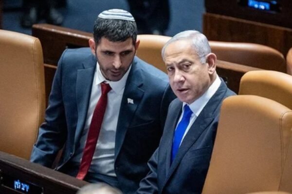 ראש הממשלה בנימין נתניהו ושר התקשורת שלמה קרעי (צילום: יונתן זינדל, פלאש 90)