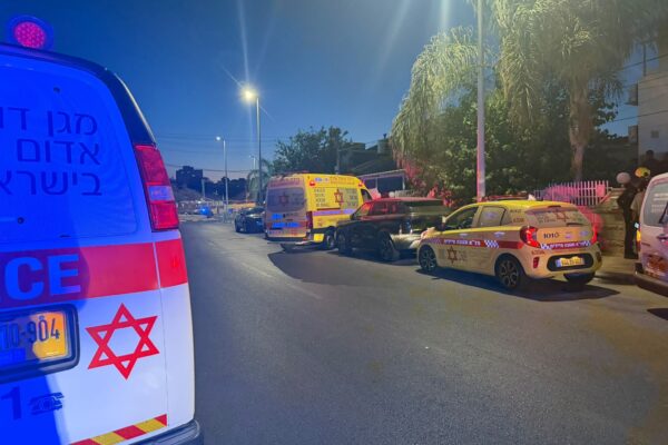 זירת רצח בבאר שבע (צילום: דוברות מד"א)