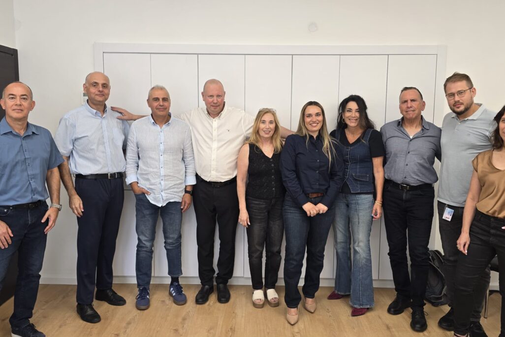 הסתדרות המעוף, הנהלת מכון מור ונציגות העובדים חותמים על הסכם קיבוצי חדש (צילום: הסתדרות המעוף) הסתדרות המעוף, הנהלת מכון מור ונציגות העובדים חותמים על הסכם קיבוצי חדש (צילום: הסתדרות המעוף)