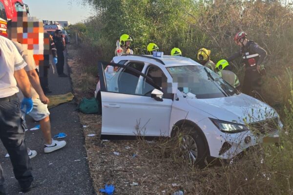 -תאונת הדרכים הקטלנית ליד קיבוץ ניר אליהו (צילום: תיעוד מבצעי מד"א)
