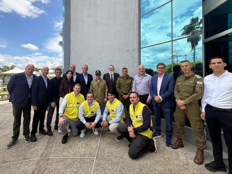 משלחת החילוץ של צה"ל ומשרד החוץ לוונצואלה (צילום: משרד החוץ ודובר צה"ל)