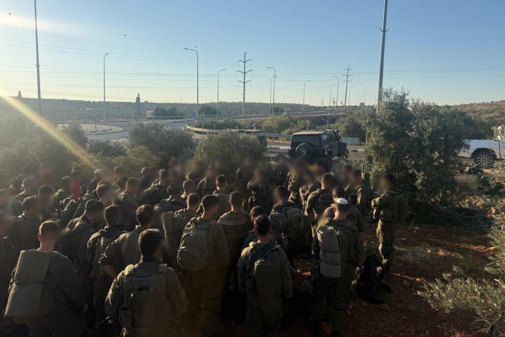 כוחות צה"ל ליד הכפר קוסרה (צילום: דובר צה"ל) כוחות צה"ל ליד הכפר קוסרה (צילום: דובר צה"ל)