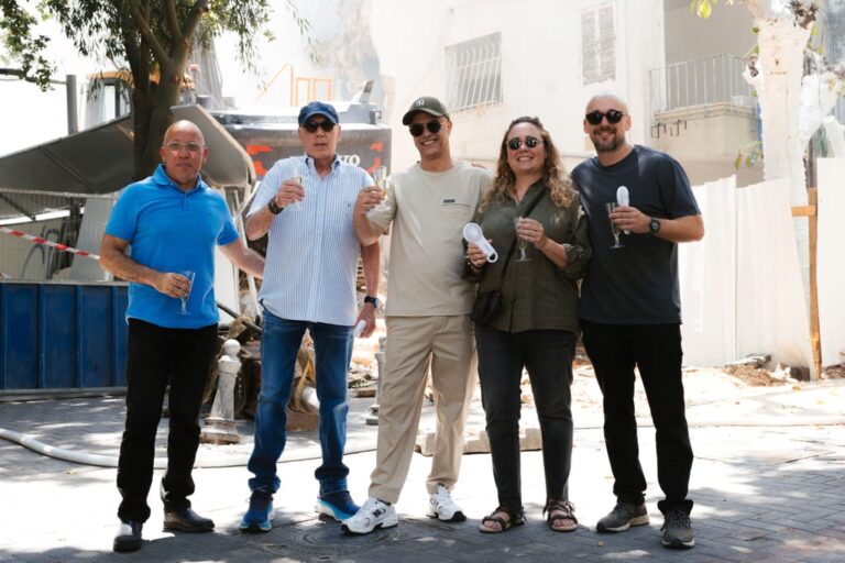 צוות ההנהלה וההנדסה ב- SoCity. (קרדיט: סוסיטי התחדשות עירונית)