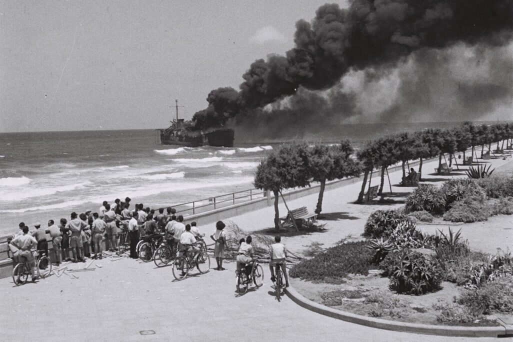 האונייה אלטלנה (צילום: מאת הנס חיים פין - https://commons.wikimedia.org/w/index.php?curid=3700885) האונייה אלטלנה (צילום: מאת הנס חיים פין - https://commons.wikimedia.org/w/index.php?curid=3700885)