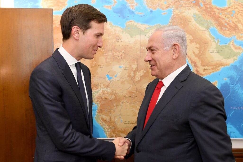 ג'ארד קושנר וראש הממשלה נתניהו (צילום: מאטי //טרן/ שגרירות ארה"ב בישראל) ג'ארד קושנר וראש הממשלה נתניהו (צילום: מאטי //טרן/ שגרירות ארה"ב בישראל)