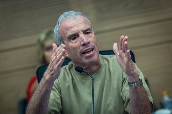 ח"כ אלעזר שטרן עוזב את מפלגת יש עתיד, ומנהל מגעים להצטרפות לאיזנקוט