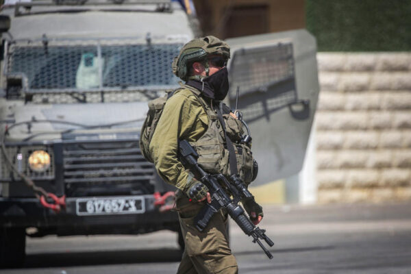 שלושה ישראלים נכנסו לשטחי הרשות הפלסטינית וחולצו; אחד מהם לוחם מילואים חמוש