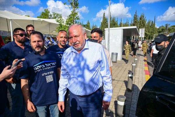 אביגדור ליברמן ביום גיוס למסלולים החרדיים בתל השומר (צילום: אבשלום ששוני/פלאש90)