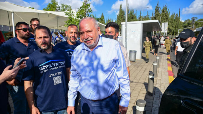 ליברמן ביום גיוס למסלולים החרדיים: "נדאג שמשתמטים לא יקבלו שקל"