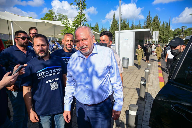 אביגדור ליברמן ביום גיוס למסלולים החרדיים בתל השומר (צילום: אבשלום ששוני/פלאש90) אביגדור ליברמן ביום גיוס למסלולים החרדיים בתל השומר (צילום: אבשלום ששוני/פלאש90)
