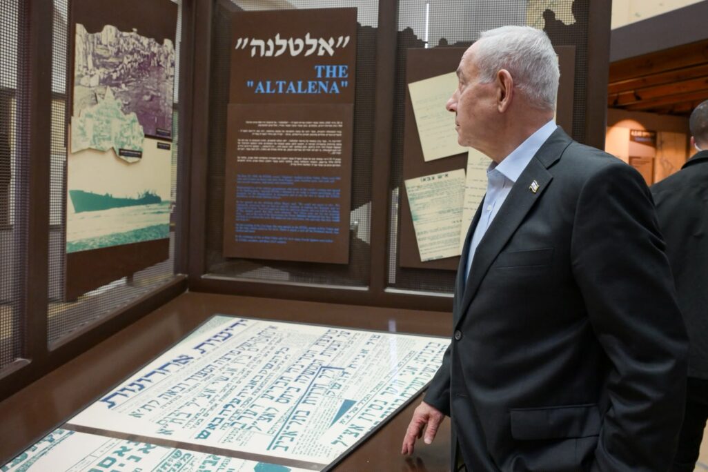 ראש הממשלה בנימין נתניהו לצד תצוגה בנושא האלטלנה (צילום: מעיין טוואף/לע"מ)