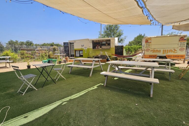 קפה 'בארקה' במעיין ברוך (צילום: מאיה רונן)