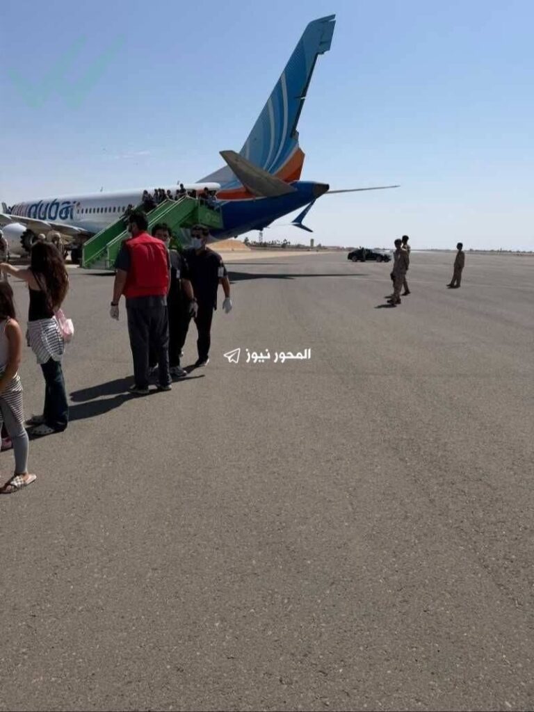 מטוס חברת התעופה פליי דובאי שנחת בסעודיה לאחר שטייס המשנה דקר את הטייס הראשי (צילום: לפי סעיף 27א לחוק זכויות יוצרים)
