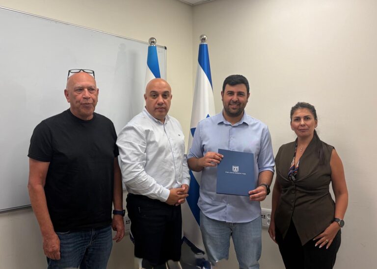 מעמד החתימה על הסכם הצאן (צילום: משרד החקלאות וביטחון המזון)