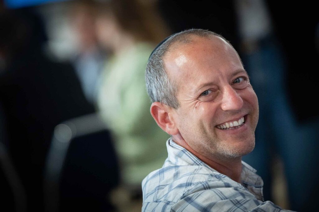 אלישע מדן משתתף בטקס לכבוד הדלקת משואות יום העצמאות בכנסת בירושלים, 28 באפריל 2025 (צילום: יונתן סינדל/Flash90) אלישע מדן משתתף בטקס לכבוד הדלקת משואות יום העצמאות בכנסת בירושלים, 28 באפריל 2025 (צילום: יונתן סינדל/Flash90)
