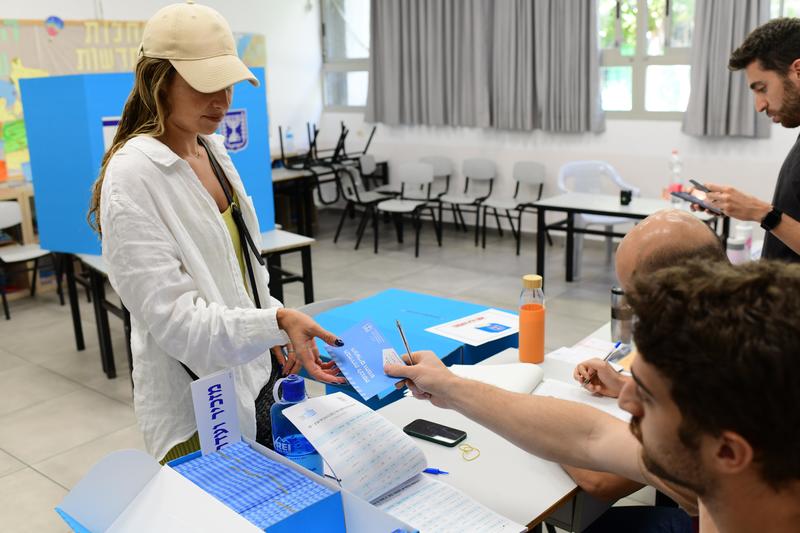 קלפי בתל אביב בבחירות 2022 (צילום ארכיון: תומר נויברג / פלאש 90)