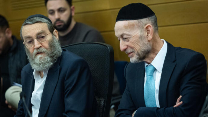 אחרי עשרות שנים: חברי הכנסת גפני ומקלב הודחו מרשימת דגל התורה