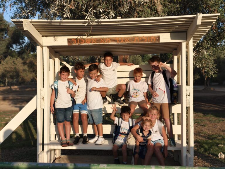 תלמידים מקיבוץ חולית בפתיחת שנת הלימודים (צילום: ניר כספי סולטן)