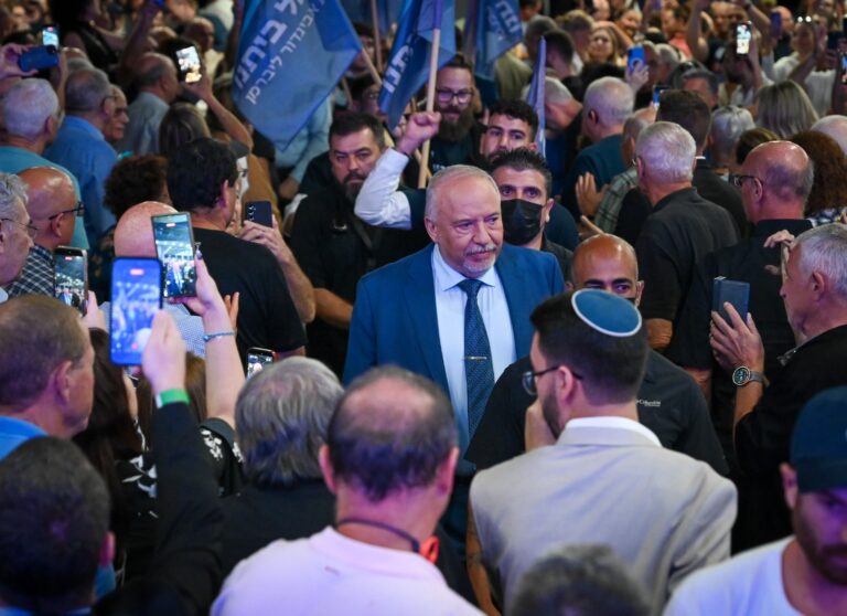 אביגדור ליברמן בהשקת רשימת ישראל ביתנו בגני התערוכה (צילום: אור גואטה)