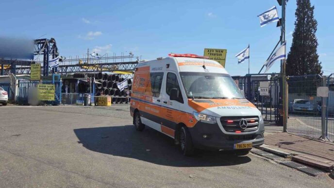 עובד בן כ-40 נהרג בתאונת עבודה בקריית גת; עובדת בת 42 נפגעה בינוני סמוך לג'וליס