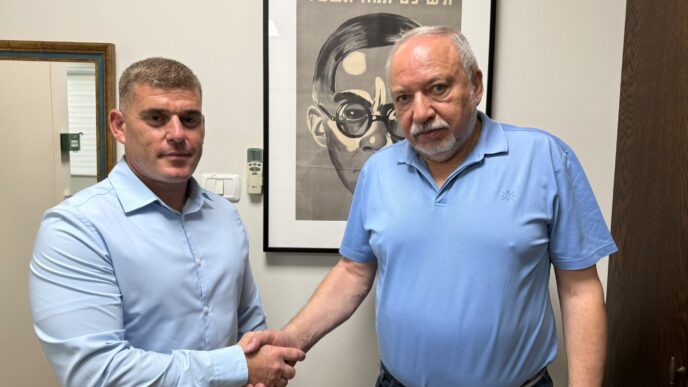 אחרי הפרישה ממפלגת יש עתיד: ח"כ ירון לוי מצטרף לישראל ביתנו