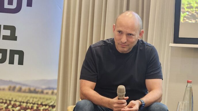 בנט בכנס 'בוחרים חקלאות': "יש לעשות צעדים בתיאום עם החקלאים ולא מעל לראשם"