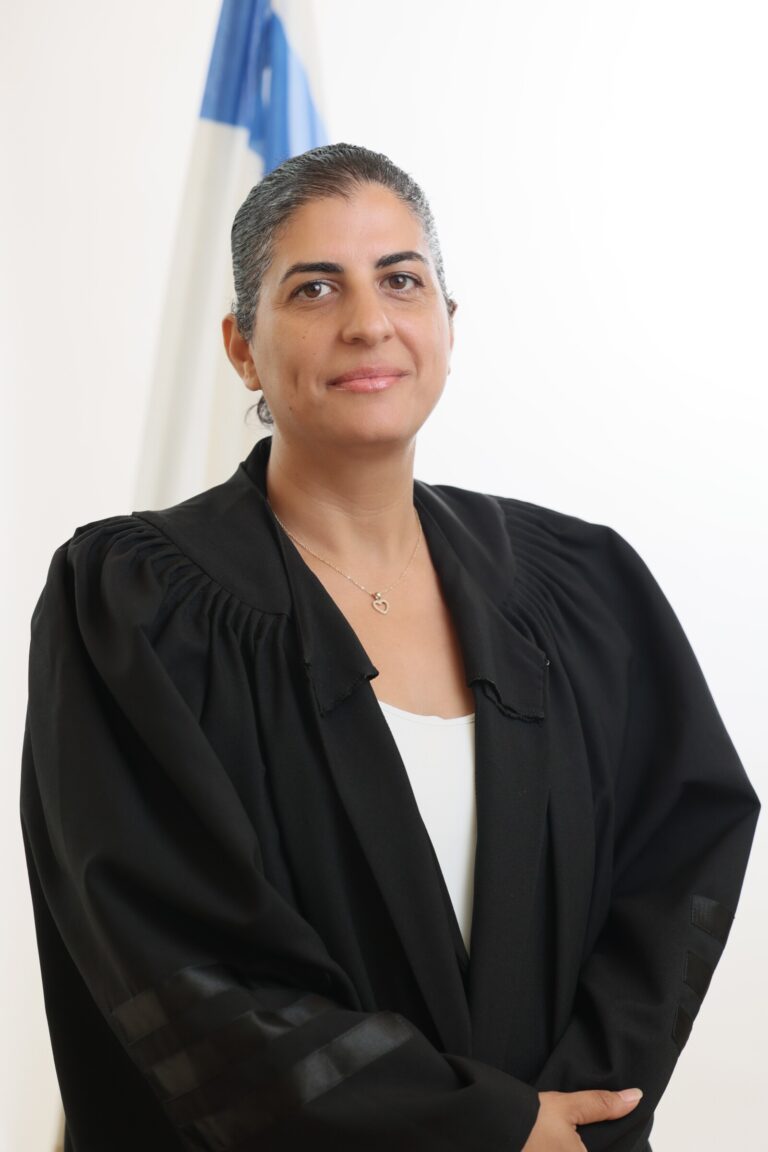 הרשמת חן לוי (צילום: רשות האכיפה והגבייה)