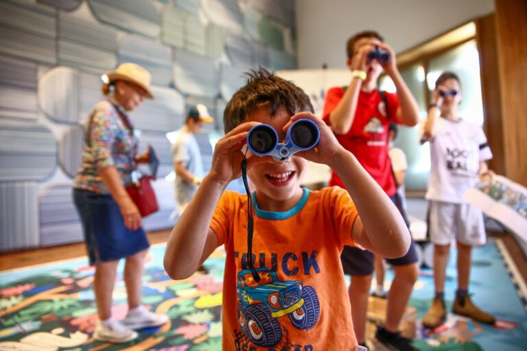 פעילויות בסוכות (צילום: הספרייה הלאומית)
