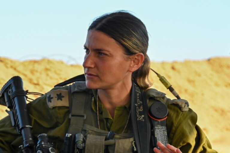 סא"ל אור בן יהודה, מפקדת גדוד קרקל. שניידר: "היא לא מבינה מה הפליאה של קצין שריון ראשי, והוא משבח אותן כי הוא נדהם מזה שהן הצליחו לתפקד כל כך טוב" (צילום ארכיון: קובי גדעון / לע"מ)
