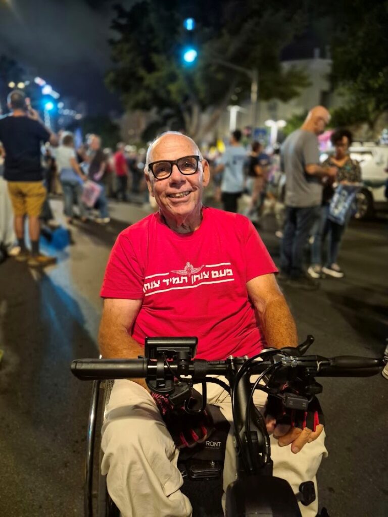 "פעם צנחן, תמיד צנחן" (צילום: יהל פרג')