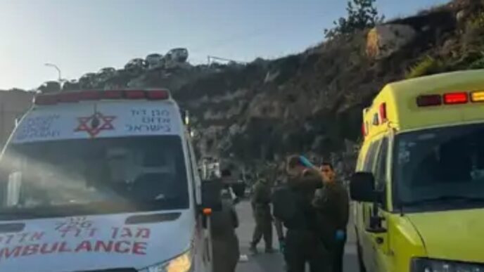 פיגוע ירי סמוך לחברון: שני פצועים קשה, המחבלים נמלטו וחוסלו
