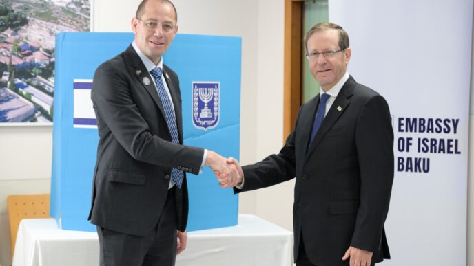 4,800 אנשים, 99 נציגויות: שליחי המדינה בחו"ל החלו להצביע בבחירות לכנסת