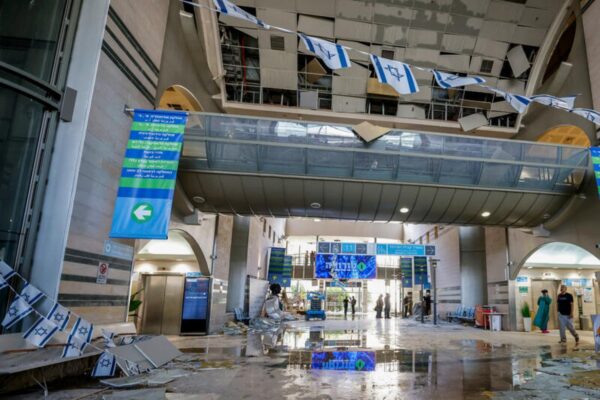 מתחם בבית החולים סורוקה שנפגע מטיל איראני, יוני 2025 (צילום: יאיר תירוש/פלאש90)